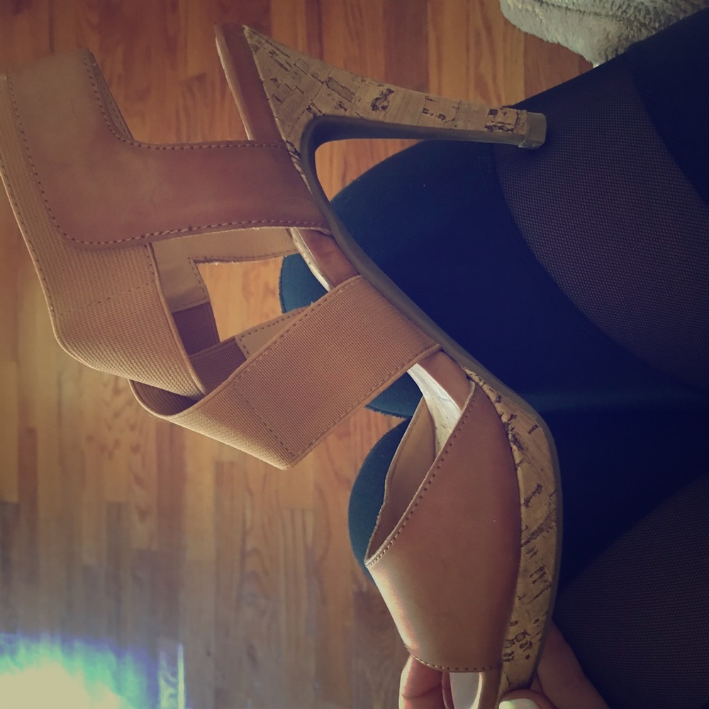 Liz Claiborne camel heel sandals